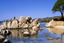 打破20+场进球荒，霍伊伦和加纳乔赛后合照庆祝胜利.